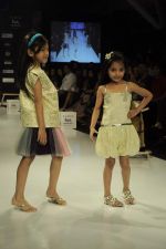 Kids walk the ramp for Payal Singhal Show at Kids Fashion Week day 3 on 19th Jan 2012 (21).JPG